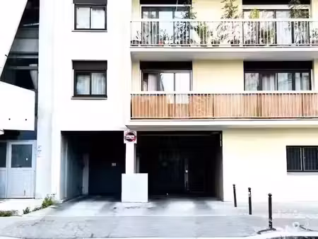 particulier vends place de parking / 1er sous-sol / paris 11ème / installation borne élect