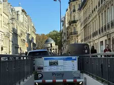 paris 17 (rue de prony) — grand parking sécurisé