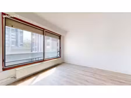 studio 1 pièce 28 m²