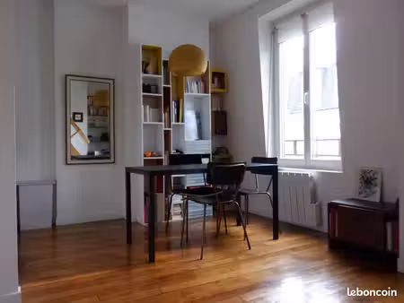 studio de 26 m2 dans le triangle d'or du xive arrondissement de paris au prix de 298000 eu