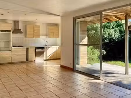 location maison à gujan-mestras (33470) : à louer / 98m² gujan-mestras