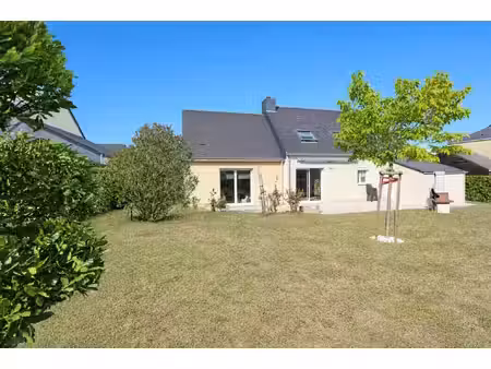 maison familiale 180 m² surface utile  non mitoyenne avec grand jardin et garage