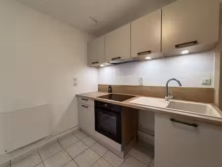t2 - 47 29m2 - parking - faubourg de hem