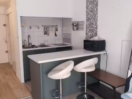 t1 meuble - 560 € cc / mois - bordeaux nansouty