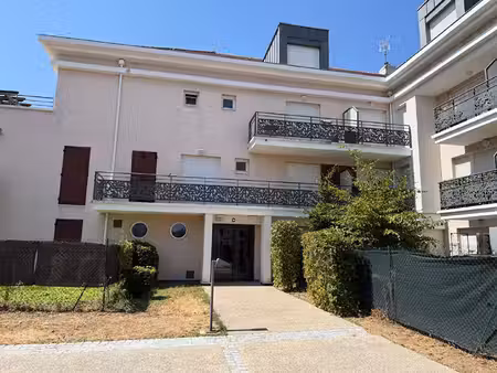 appartment t2 ( résidence carre du parisis )