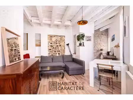 rare -studio meublé de charme au coeur du vieux lyon