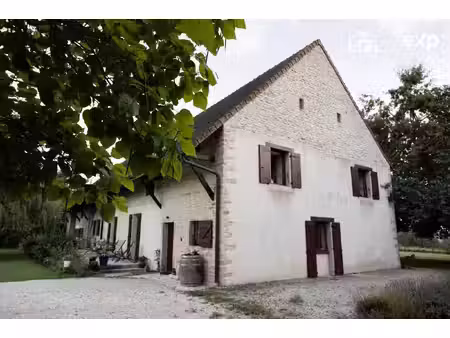 superbe maison en pierre de 234 5 m² avec vue dégagée sur la