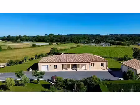 plain-pied lumineux avec piscine et 5 chambres