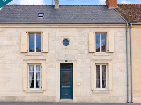 maison de caractère avec jardin  puits et dépendances