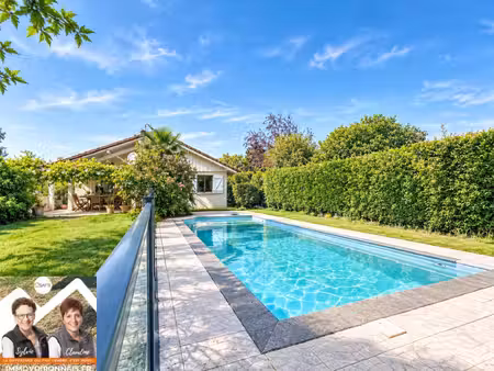 rare  maison de plain-pied  4 chambres au calme  avec piscine