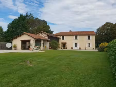 à vendre  proche trie-sur-baïse (hautes-pyrénées): maison avec 3 chambres; jardin clos de 