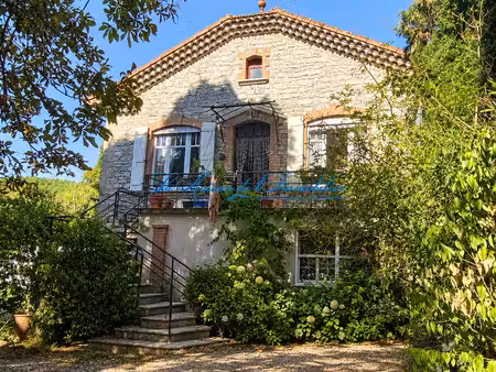 generargues  maison de maitre en pierre de 94m2 et un garage
