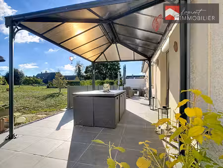 à vendre - maison individuelle de plain-pied avec grand terrain à huilly-sur-seille