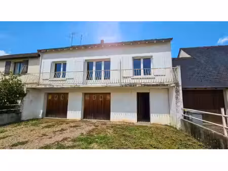 maison en plein centre de la ville aux dames