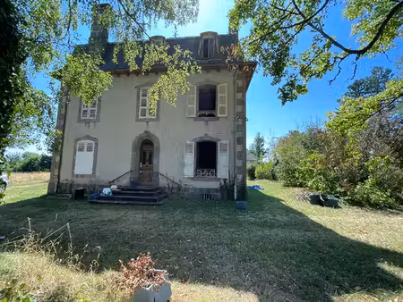 deumeure de prestige aux portes d'aurillac
