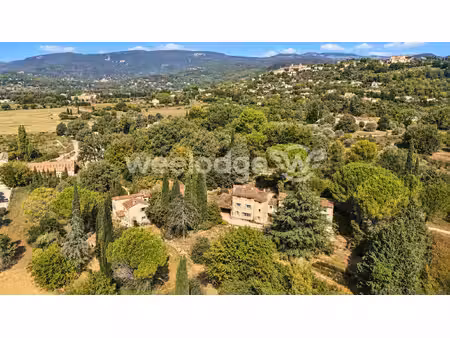 bastide du xvie siècle  maison de 1935 et dépendances sur plus