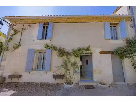 maison de village en pierre avec gîte