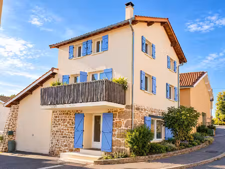 maison de village en parfait état environ 105 m² hab. sur le secteur de ste foy l'argentiè