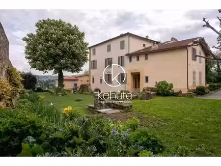 au centre de curis au mont d'or à 15 min de lyon appartement en plateau 4 pièces 3 chambre