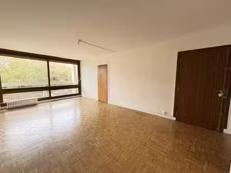 a vendre 2 pieces avec grand balcon  vue degagee