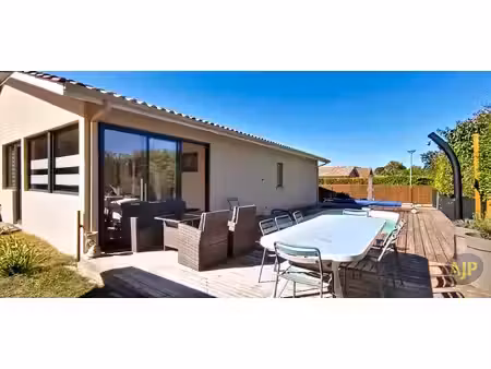maison 3 chambres piscine au porge
