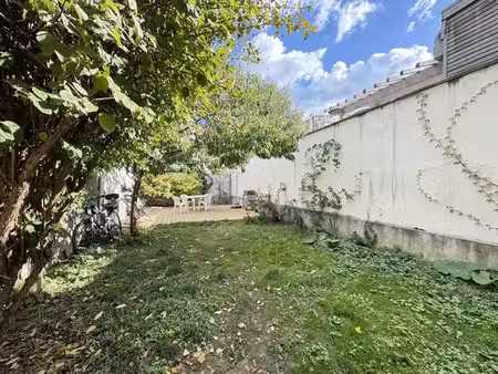 montreuil limite vincennes  maison familiale