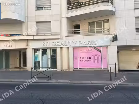local commercial 73 m² à louer — paris