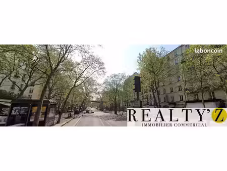 local commercial 150 m²