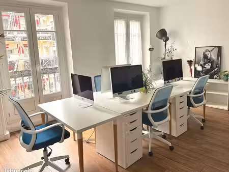 bureau 5 postes indépendant dans agence paris 10