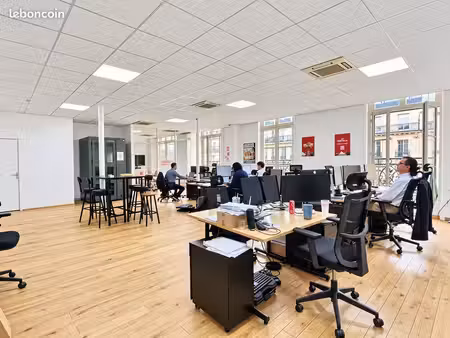 bureaux 121 m²