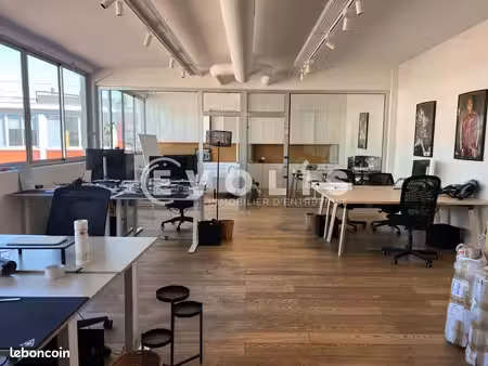 bureau 96 m²
