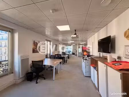 bureaux 94 m²