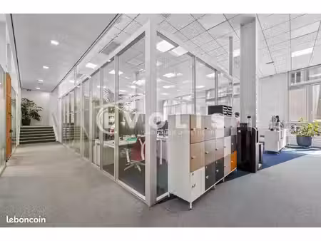 bureaux 757 m²