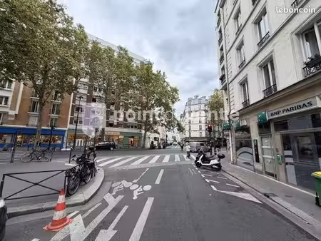 commerce habillement/textile 55 m²