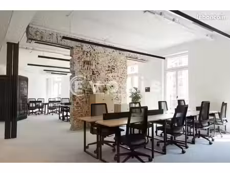 bureaux 74 m²