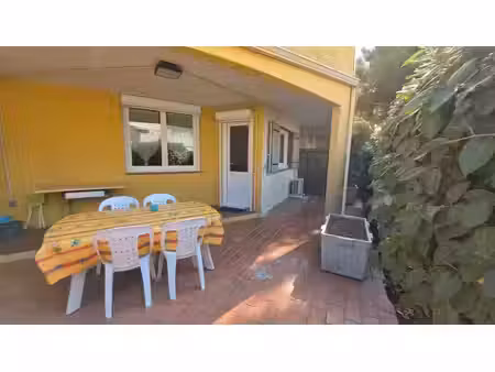 le cap d'agde: studio rénové avec climatisation  rez de chaussée /piscine/ 200m plage