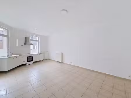 à louer – appartement 1 chambre avec cour à quiévrain