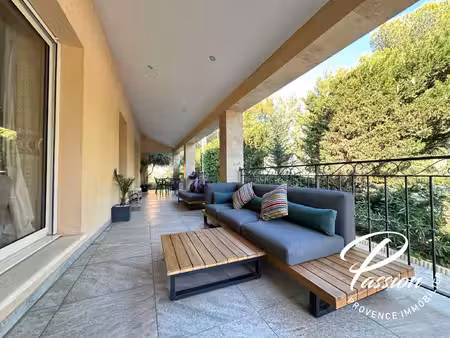 maison eyguières - 6 chambres - 242m²