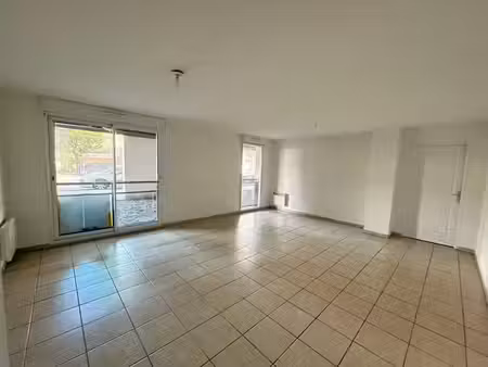 location appartement 3 pièces 75.67 m² à calais (62100)  756 €