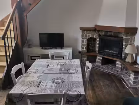 ? à louer – charmant logement meublé en duplex à la ferté-imbault ?️