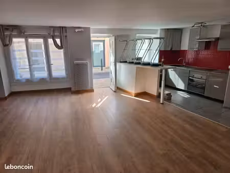 maison avec 2 chambres de 72 m2 en plein centre de perigueux