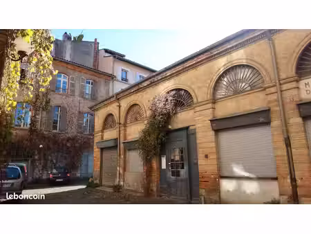 location t2