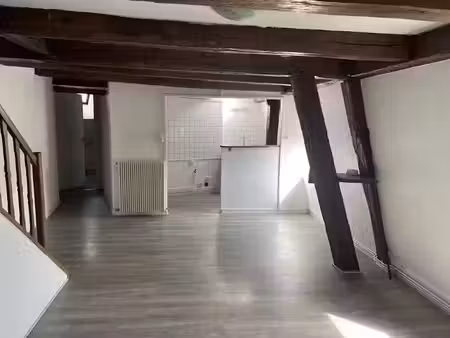 location appartement 4 pièces 62.56 m² à vesoul (70000)  470 €