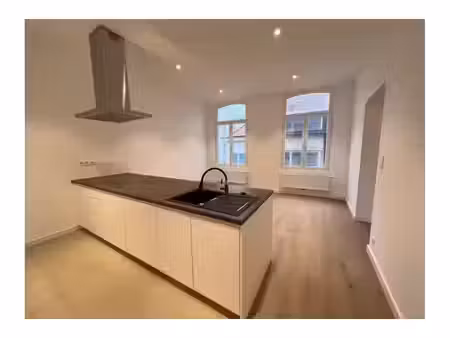 appartement à louer à onze-lieve-vrouwestraat 7 malines (rbx18438)