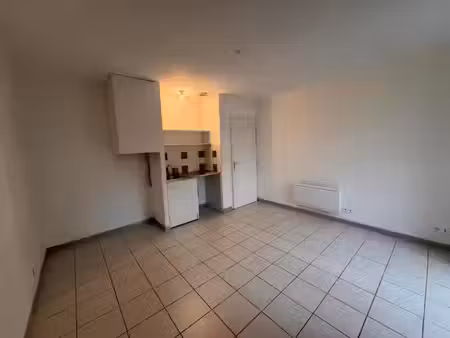 location appartement 1 pièce 19.5 m² à molières-sur-cèze (30410)  255 €