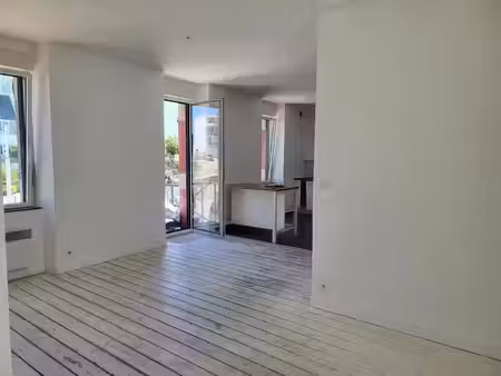 location appartement 3 pièces 90 m² à quiberon (56170)  890 €