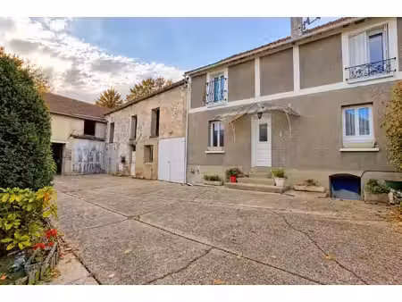 corps de ferme mezieres sur seine
