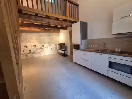 location meublée maison 2 pièces 41.28 m² à orgon (13660)  850 €