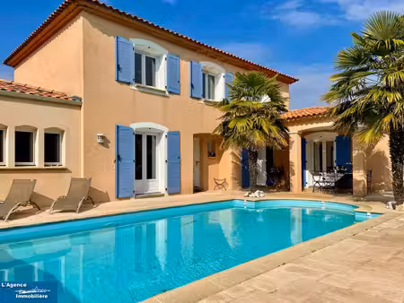 charmante maison provençale de 235m² avec piscine