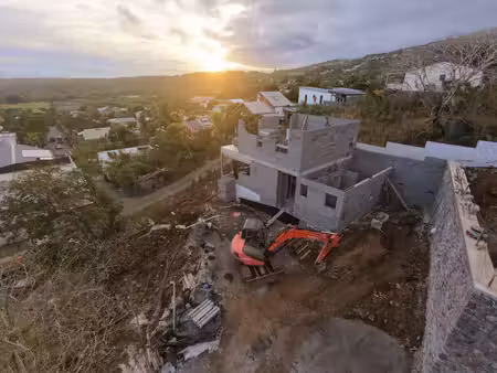 villa t5 neuve avec piscine l'étang-salé 130 m2 habitabl